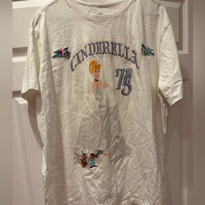 Disney parks Cinderella 75th anniversary white t-shirt xl EUC